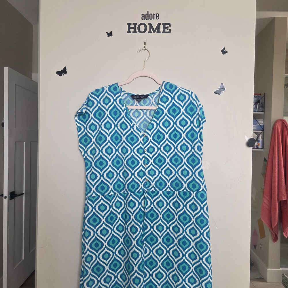 Charlie Paige Blue and White Patterned Dress